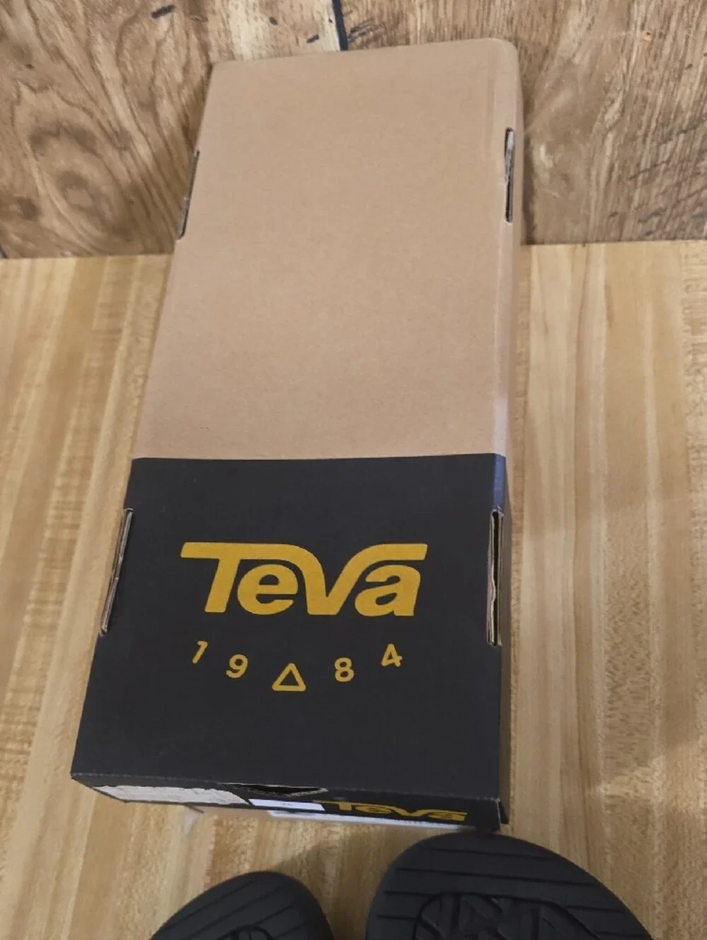 Teva Men’s Black Flip-Flop Sandals with Branded Tab Size 9
